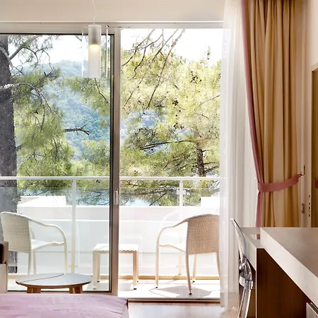 Orka Lotus 5* מרמריס